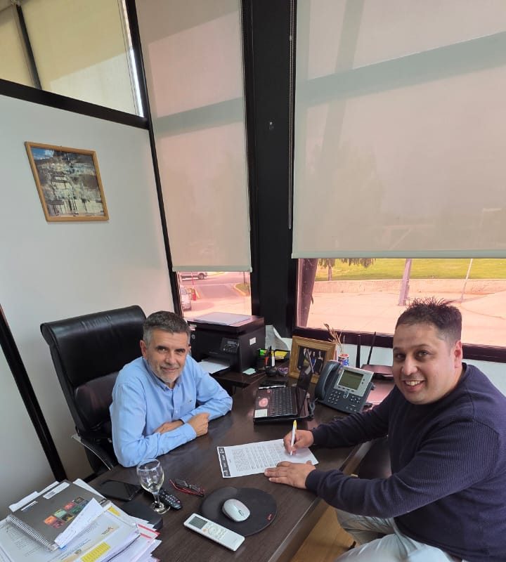 El Subsecretario de Recursos Hídricos firmó un importante convenio con el Presidente de la Comisión de Fomento de Corunco Abajo