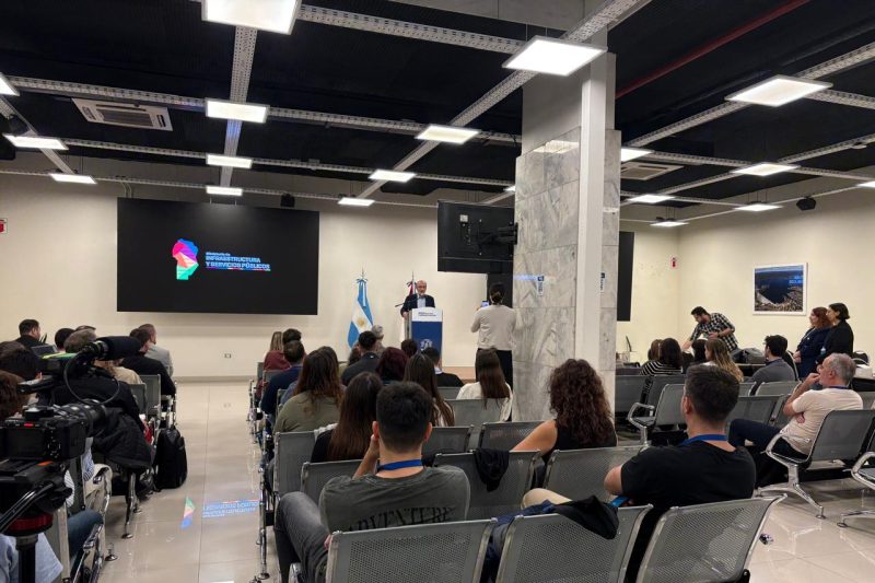 Profesionales de la Subsecretaría de Recursos Hídricos de Neuquén Participan en las Jornadas Nacionales de Agua y Educación en Córdoba