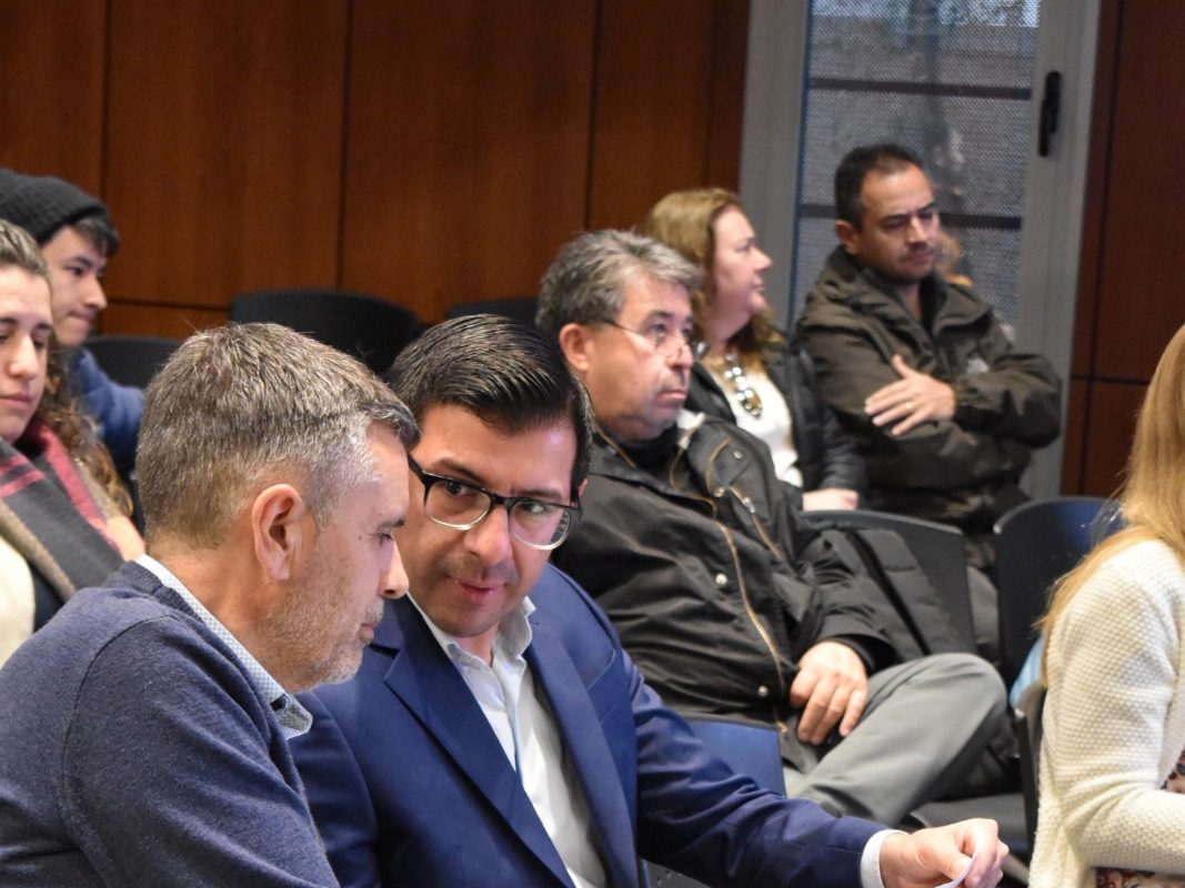 Apertura de sobres para la construcción del nuevo puente sobre el canal derivador en Senillosa