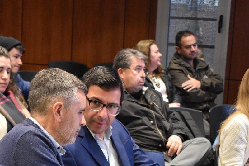 Apertura de sobres para la construcción del nuevo puente sobre el canal derivador en Senillosa