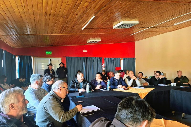 La Subsecretaría de Recursos Hídricos participó en la 11° Mesa Sectorial Acuícola en Piedra del Águila