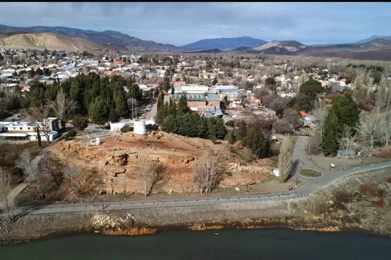 Se adjudicó la obra que protegerá a Chos Malal de las crecidas