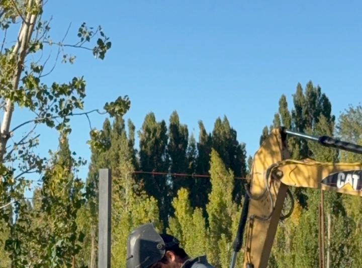 Avanza la construcción del puente sobre el canal descargador de riego en Senillosa