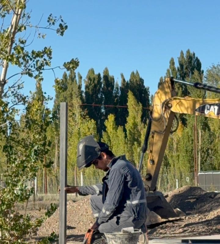Avanza la construcción del puente sobre el canal descargador de riego en Senillosa
