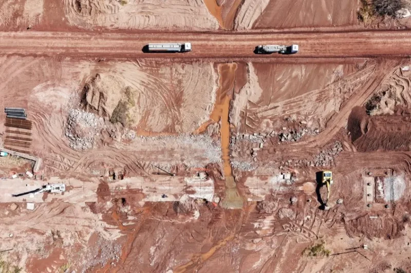 Avanza la construcción del puente sobre el arroyo Carranza en la Ruta Provincial 5